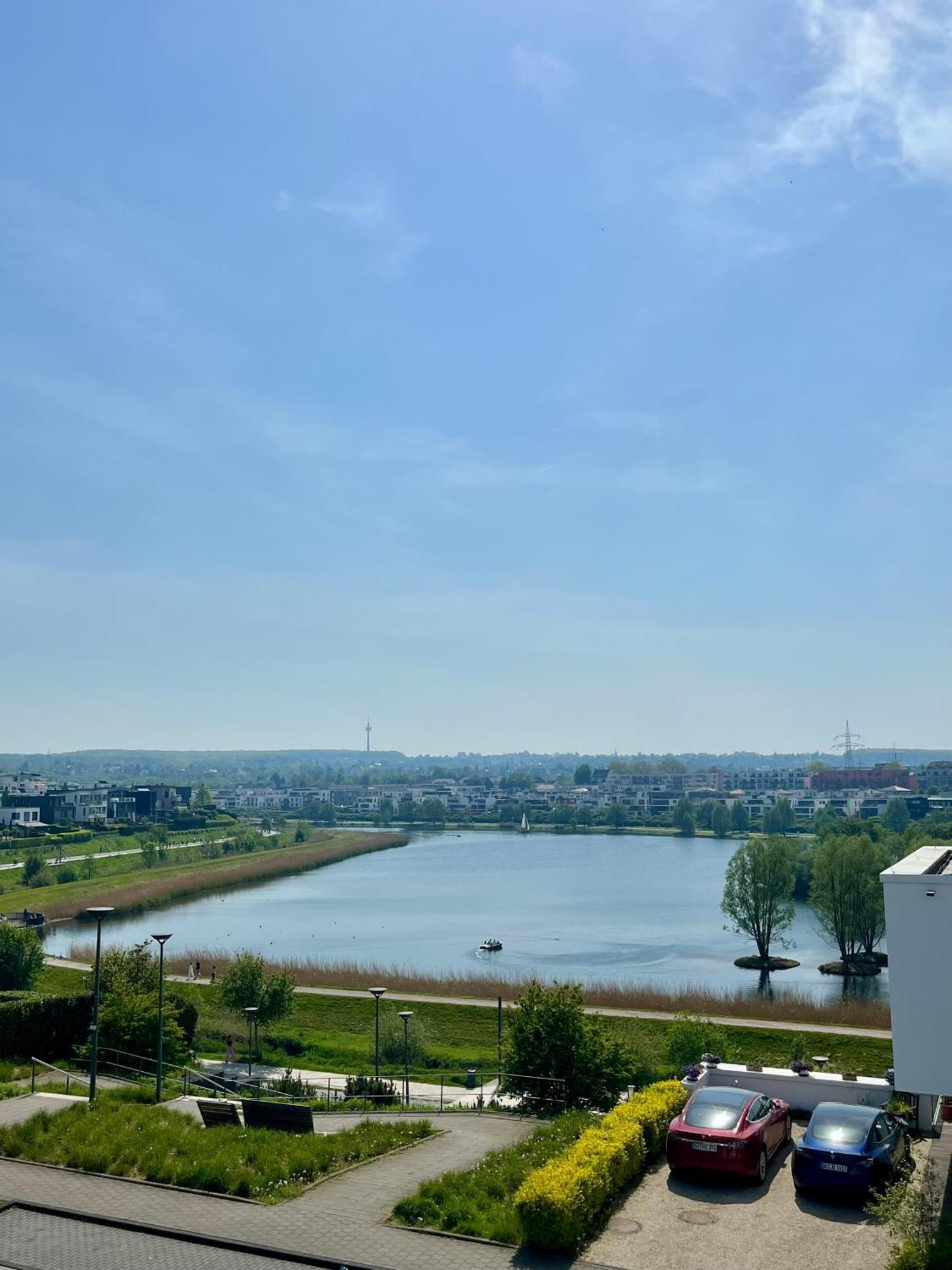 Haus Mit Panoramablick Auf Den Phoenixsee Dortmund Luaran gambar