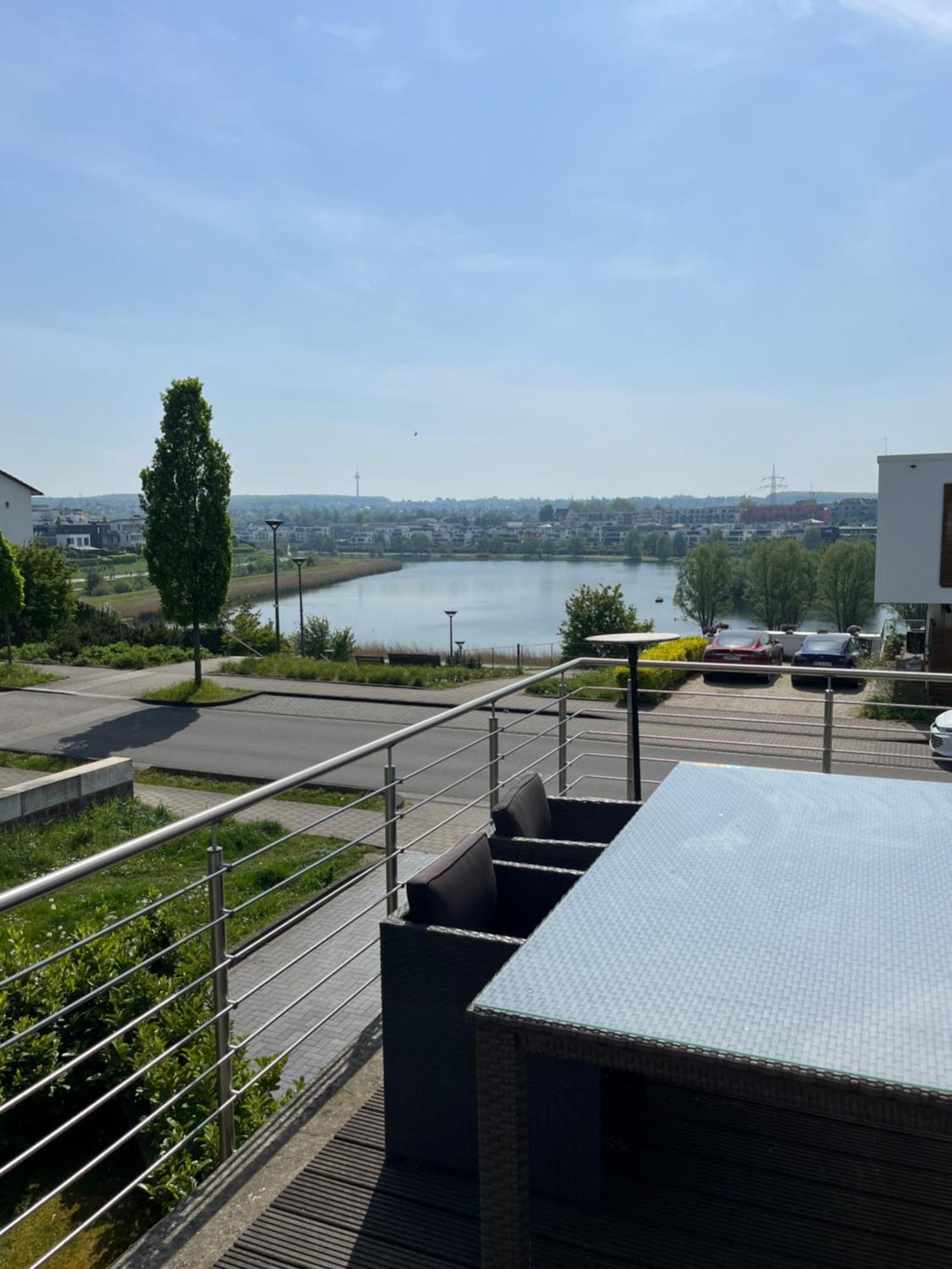 Haus Mit Panoramablick Auf Den Phoenixsee Dortmund Luaran gambar