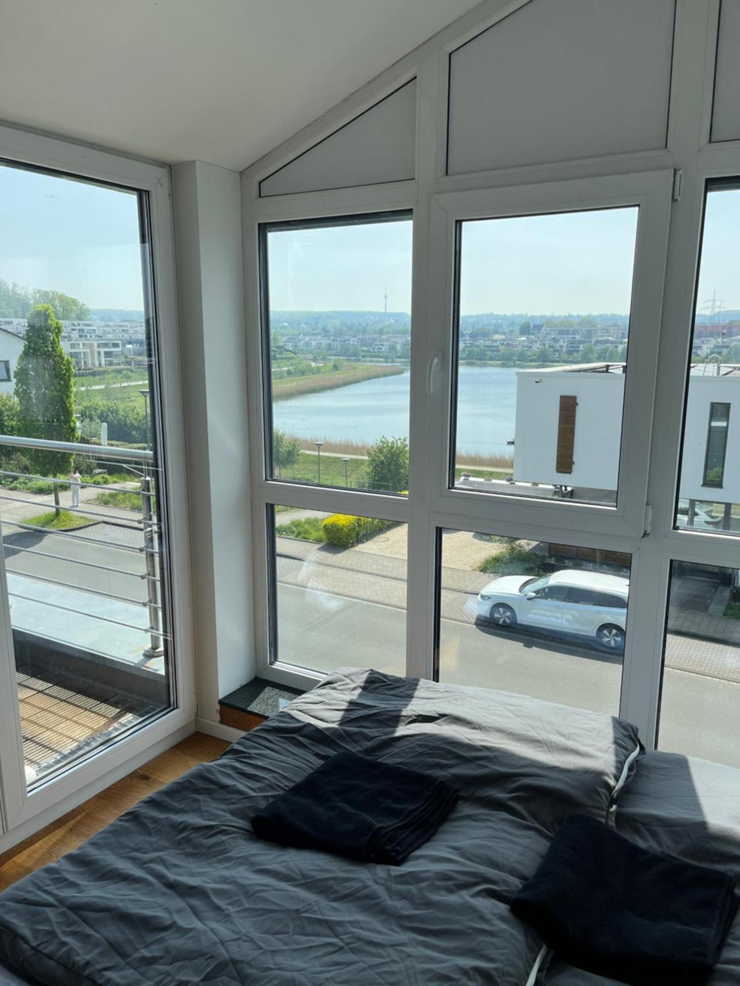 Haus Mit Panoramablick Auf Den Phoenixsee Dortmund Luaran gambar